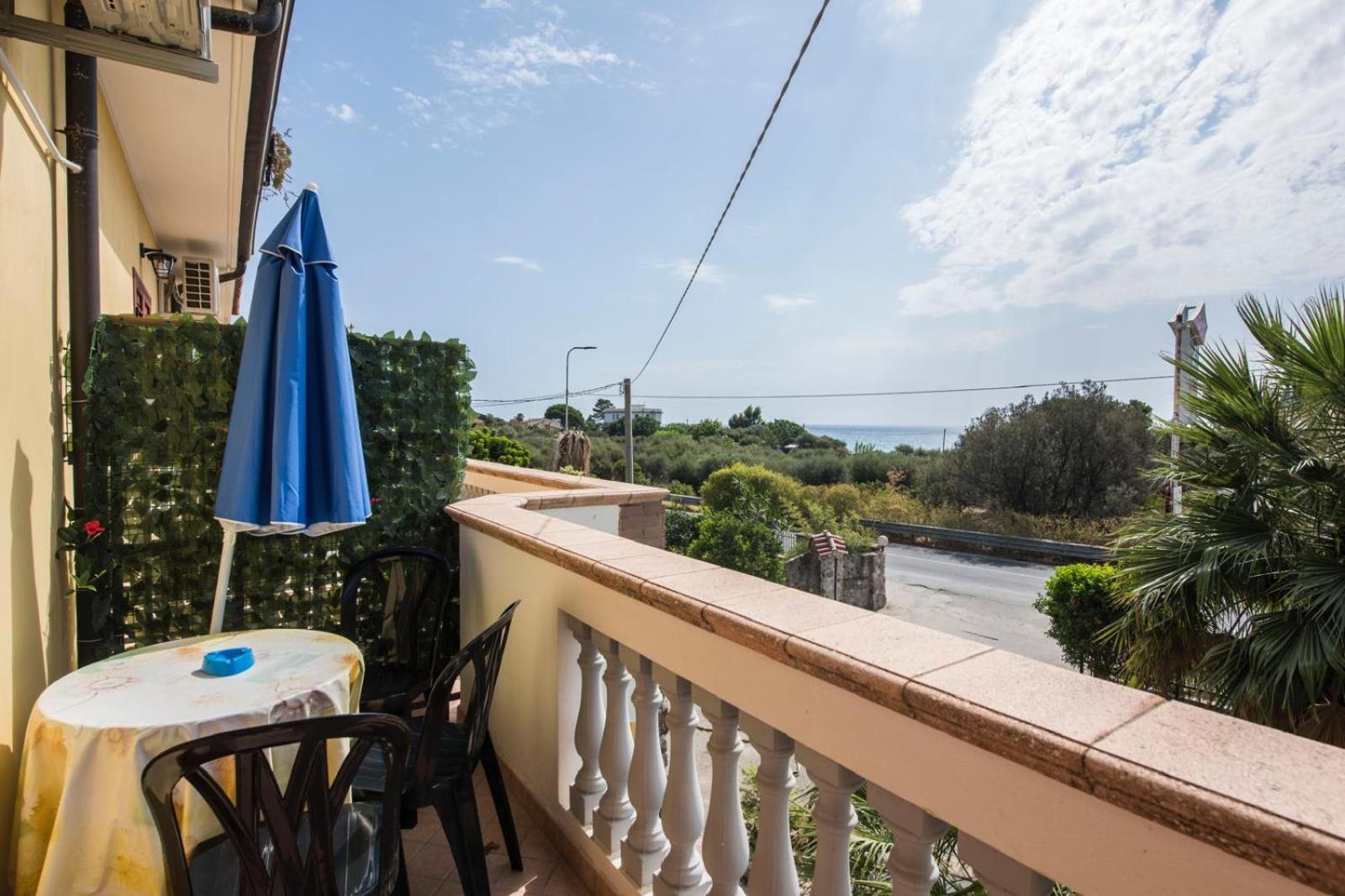 B&B Casa Cosmano Brancaleone Marina Exterior foto